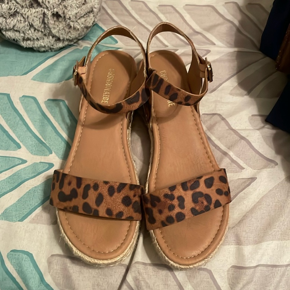 Cushionaire leopards platform sandals